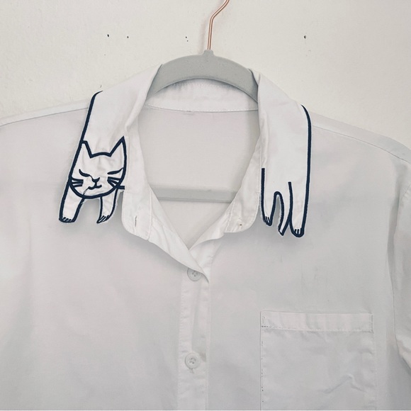 White button down women’s blouse with kitty cat wrap collar - Picture 9 of 10
